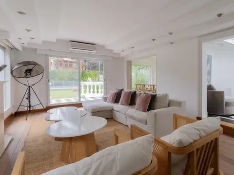 Casa en alquiler o venta en Barrio Privado en San Isidro