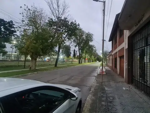 VENTA GALPON 460 m2 EN EZPELETA