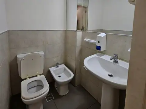 Hermosa oficina a una cuadra Plaza 9 de Julio - Aire frío - calor