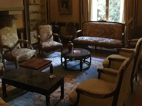 Casa en Venta con 6 cocheras