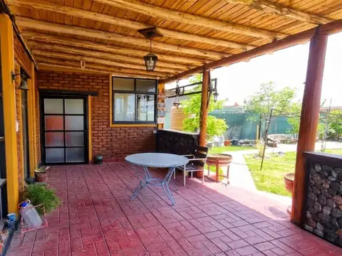 VENTA CASA QUINCHO CON PILETA LUJAN DE CUYO