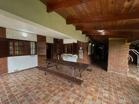 Casa 4 ambientes con 1 baño