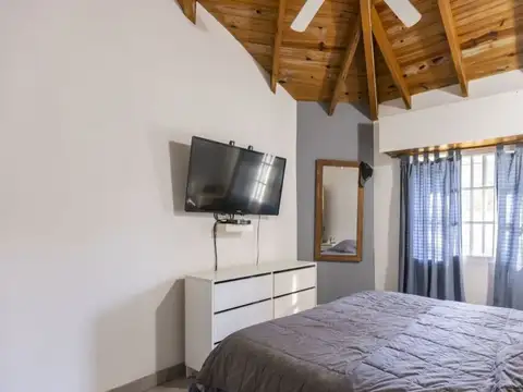 CASA 4 AMB EN VENTA EN LUIS GUILLON CON GRAN PATIO