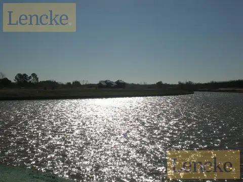 Terreno en Venta en Albanueva, USD 2.000.000