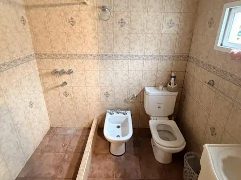 Casa en Alquiler con 1 cochera