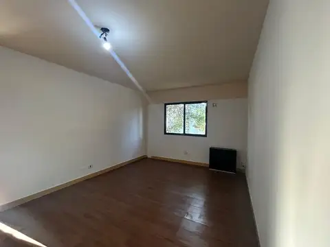 Departamento de 4 ambientes, muy buen estado