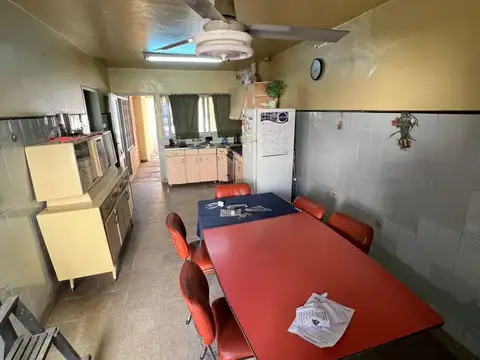 Casa 5 ambientes con 1 baño