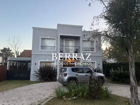 Casa Venta 4 Dormitorios Barrio La Cascada Lote de 471 m2 Pilar
