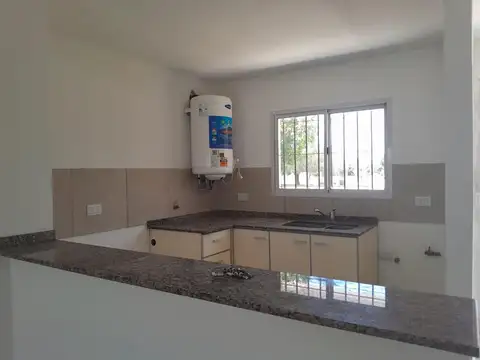 DUPLEX 2 DORMITORIOS VALLE CERCANO (B° EL TRIUNFO)