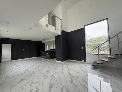 Casa 4 ambientes con 3 baños