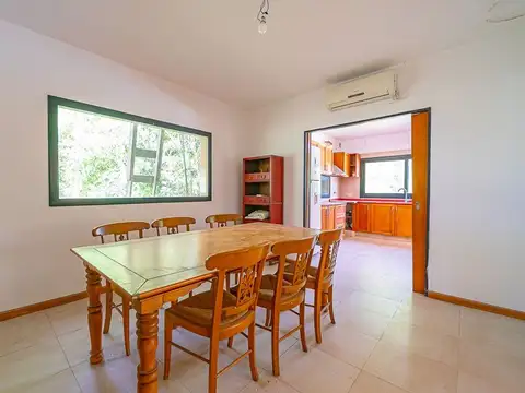Casa 5 ambientes con 2 baños