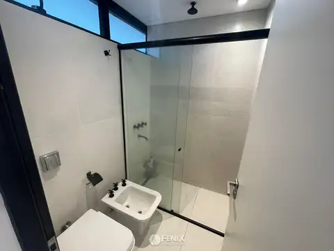 DEPARTAMENTO SEMIAMOBLADO EN ALQUILER DE 1 DORMITORIO EN TORRE IPLYC COSTANERA (DFA470)