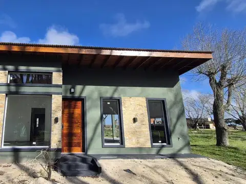 Los Pinos e/ Los Pensamientos y Las Lilas