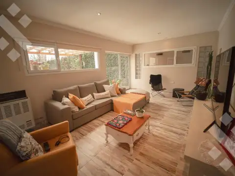 Casa en Venta con 1 cochera