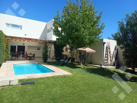 En Venta | Casa de 3 Dormitorios | Apta Credito Hipotecario | Barrio Las Lilas Plottier