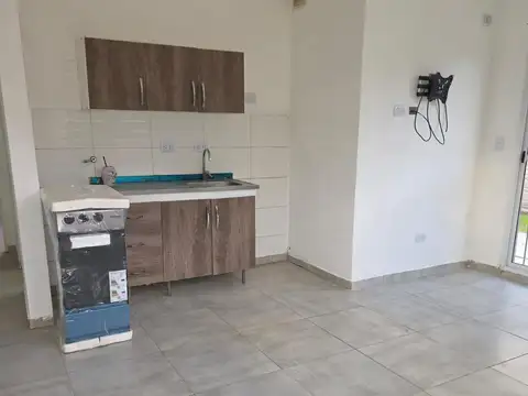 Casa en Alquiler con 1 cochera
