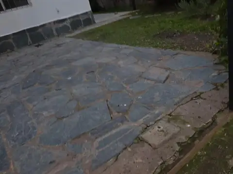 Casa 2 ambientes con 1 baño