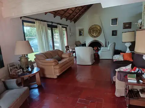 calle libra esquina Leandro