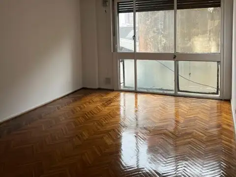 Amplio y luminoso dos ambientes
