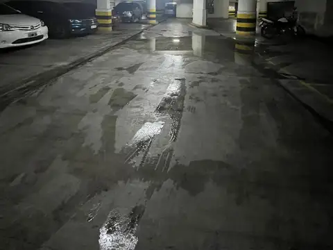 Amplia cochera apta camioneta en Zona Tribunales, General Paz al 500, Barrio Sur