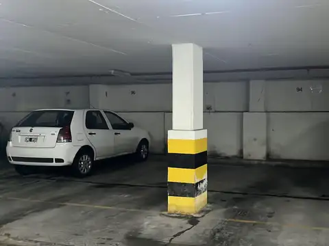 Amplia cochera apta camioneta en Zona Tribunales, General Paz al 500, Barrio Sur