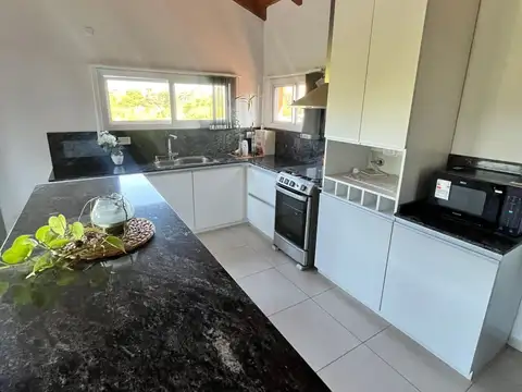 VENTA CASA 3 DORMITORIOS VILLA PARQUE SIQUIMAN CBA