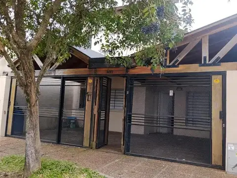 Casa - Alberdi - Parrillero - Pileta - Cochera
