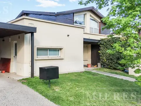 Casa en Venta con 1 cochera
