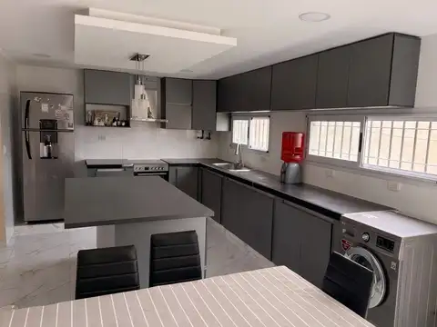 CASA EN VENTA GLEW 2 AMBIENTES