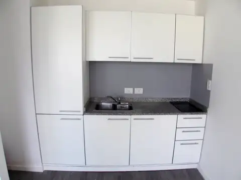 1 Ambiente | 36 m² | Contrafrente | Balcón | Pileta | S. U. M. | Parrilla | Laundry