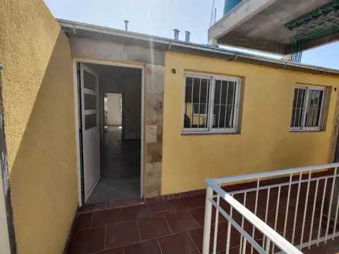 Alquiler Dos Ambientes con Balcón en Villa Luzuriaga