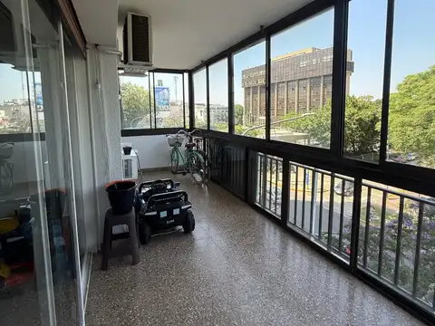 Av del Libertador al 600