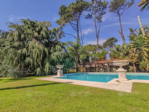 Casa 7 ambientes con 9 baños