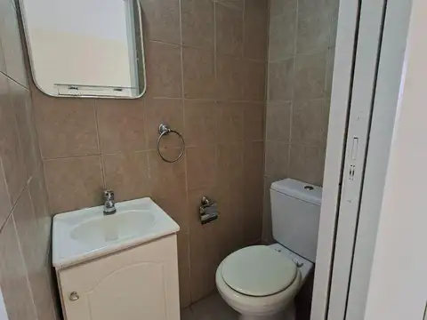 Depto Tipo Casa en Alquiler en Lanús Oeste, $ 650.000