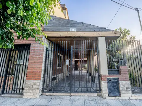 VENTA CASA MULTIFAMILIAR 6 AMBIENTES J LEON SUAREZ