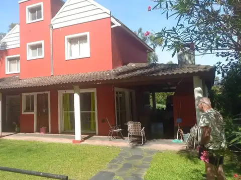 Casa con Parque y Pileta Country Boca Raton en alquiler