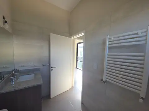 Casa en venta en Barrio Pinares de Furlotti
