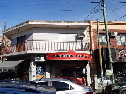 LLAVALLOL 1100, Piso 1