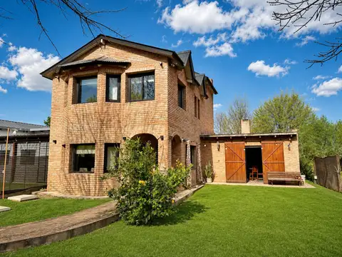 Venta - Casa 3 dormitorios Roldan