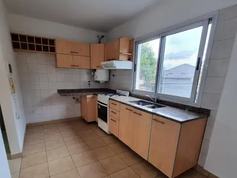 Depto Tipo Casa en Alquiler de 3 dormitorios