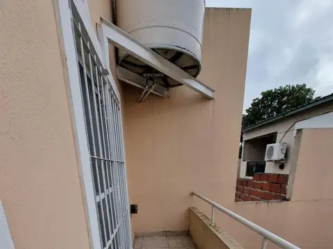 Depto Tipo Casa en Alquiler de 4 ambientes