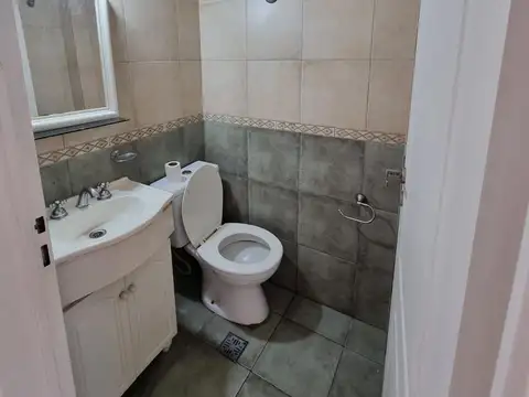 Depto Tipo Casa en Alquiler con 1 cocheras