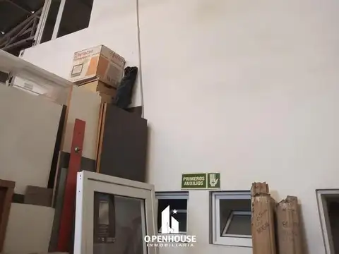 Local comercial con galpón en Bandera de los Andes
