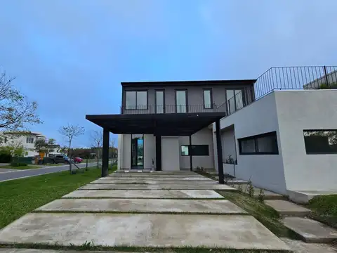 Casa en Alquiler en Puertos - Araucarias, USD 2.300