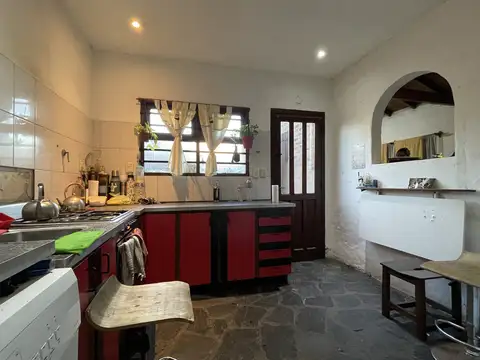 Casa 5 ambientes a reciclar, Caisamar