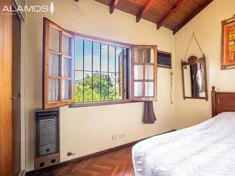 Casa 5 ambientes con 2 baños