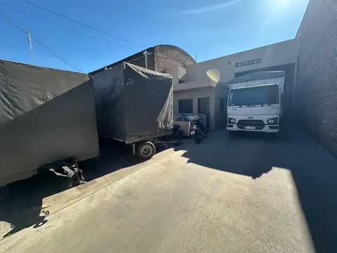 Galpon en Venta 10  mts Frente