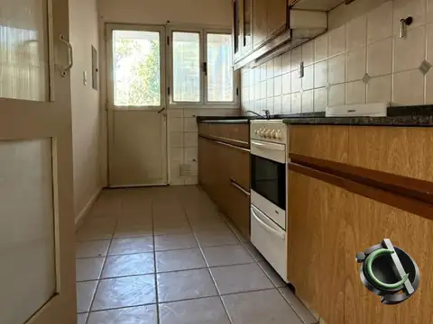Casa en Alquiler con 2 cocheras
