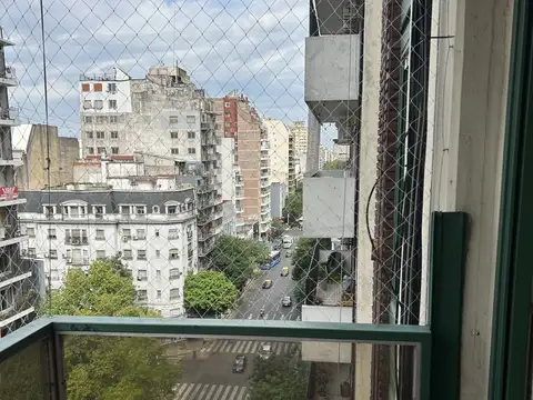Luminoso y amplio departamento vista avenida corrientes cerca abasto