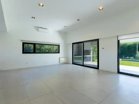 Casa en Venta en El Cantón - Barrio Puerto, USD 229.000